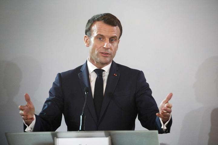 Macron defiende reforma de pensiones