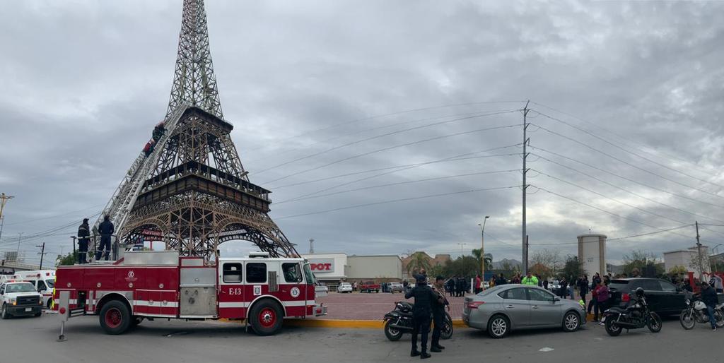 Sujeto amenaza con lanzarse de Torre
