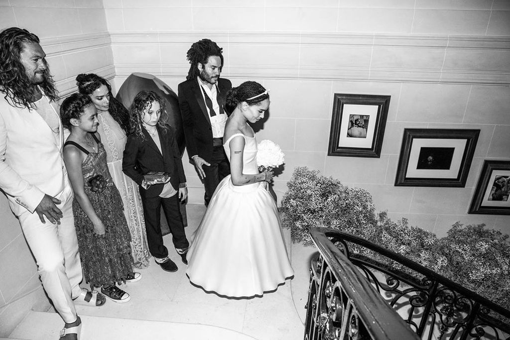 Zoë Kravitz revela fotos íntimas de su boda