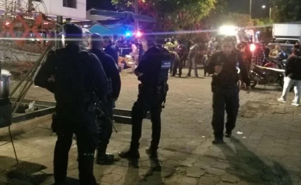 Un muerto y 8 heridos por derrumbe de castillo pirotécnico en Michoacán