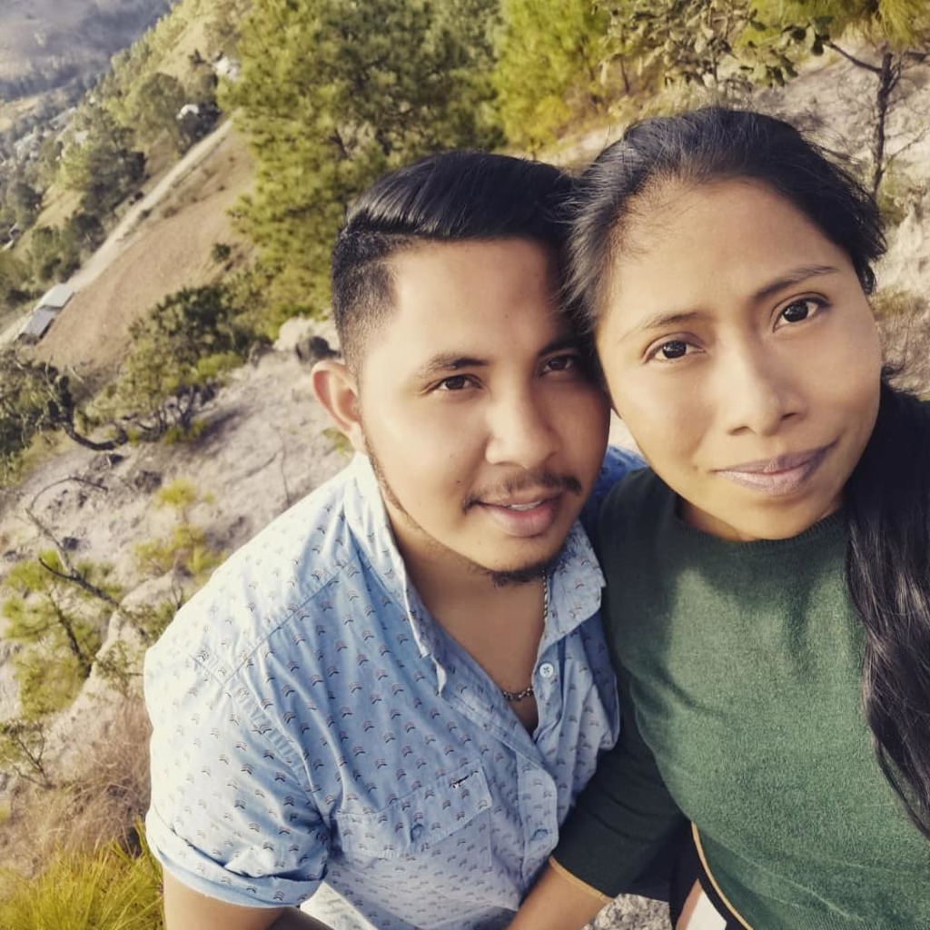 Presume supuesto romance con 'Yali'