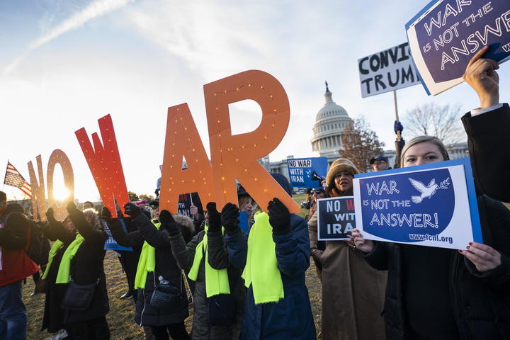 La Cámara Baja de EU pone freno a Trump