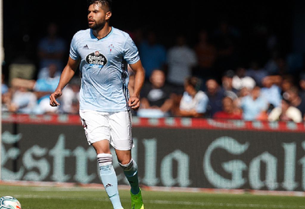 Néstor Araujo presenta lesión de ligamentos en rodilla derecha