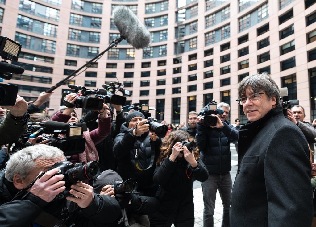 Justicia española pide levantar inmunidad al eurodiputado Carles Puigdemont