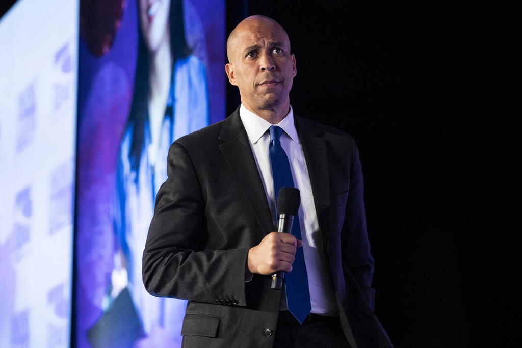 Abandona Cory Booker contienda a candidatura presidencial en EUA