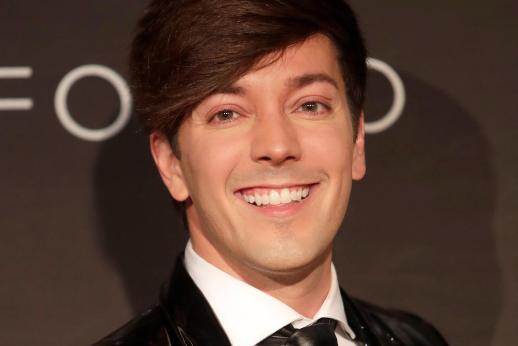 Roger González se pasa a las redes sociales