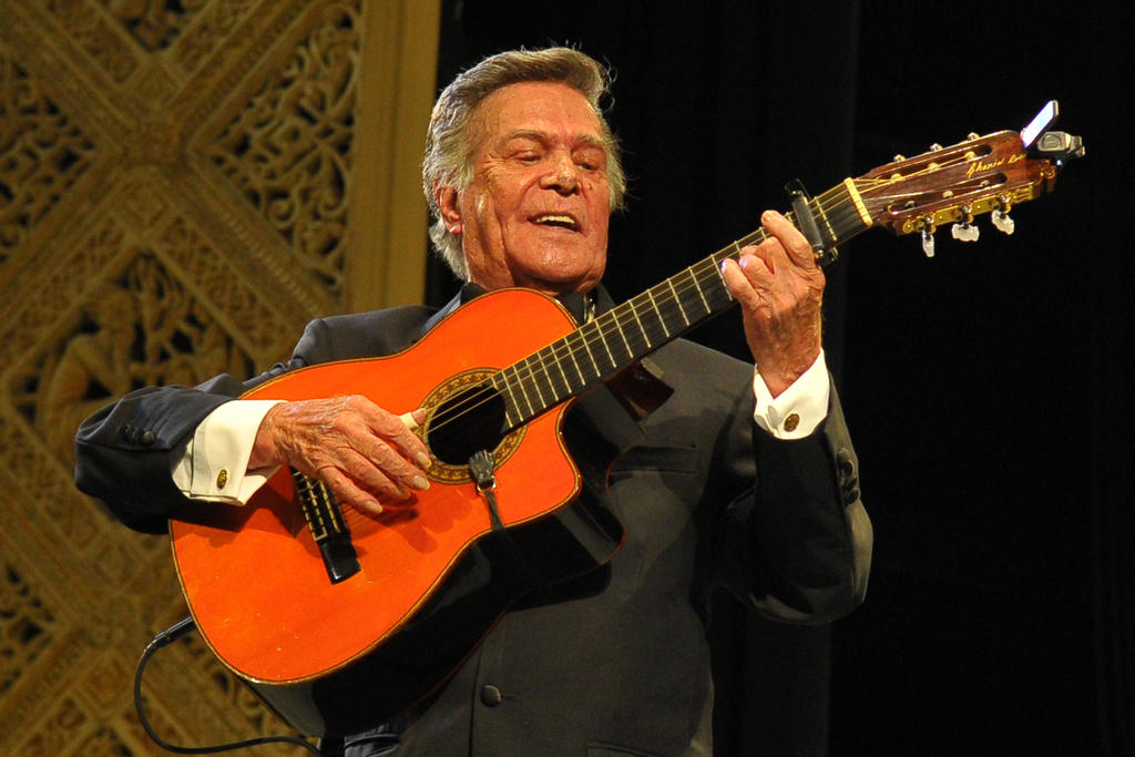 Fallece músico 'Chamín' Correa