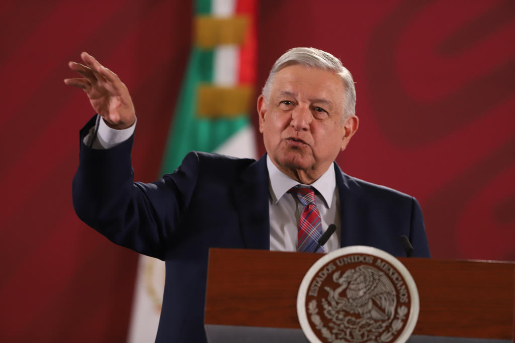 Acusa AMLO que hay 300 hospitales abandonados en el país por corrupción