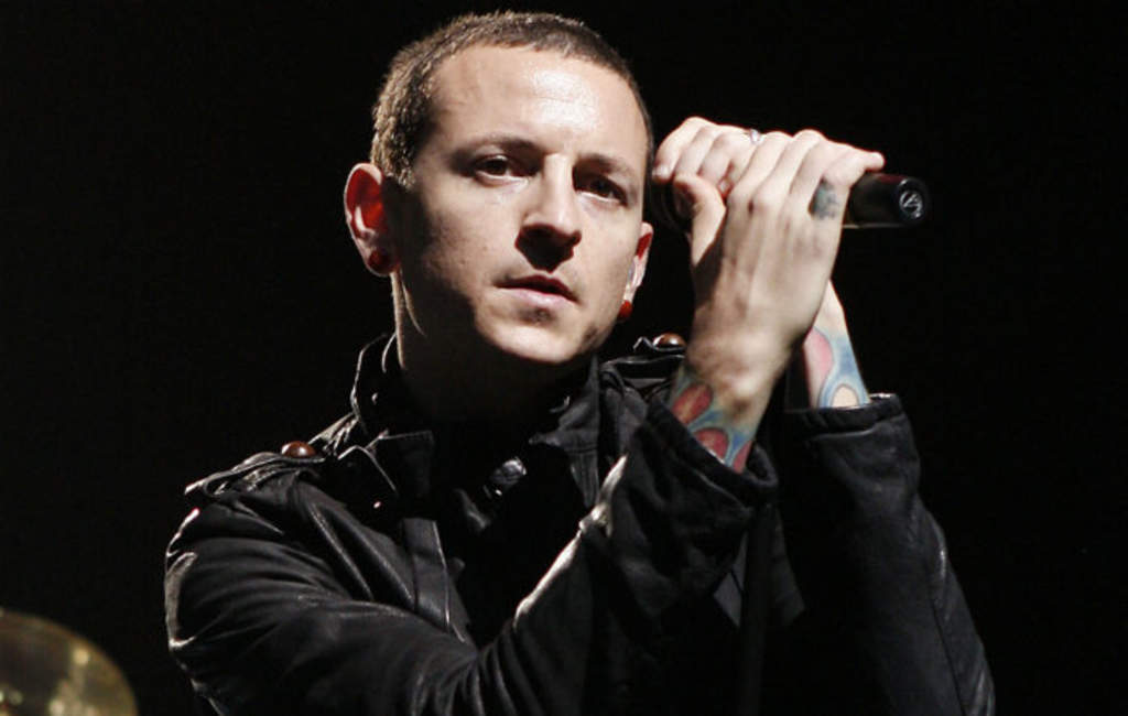 Lanzan tema inédito con la voz de Chester Bennington de Linkin Park