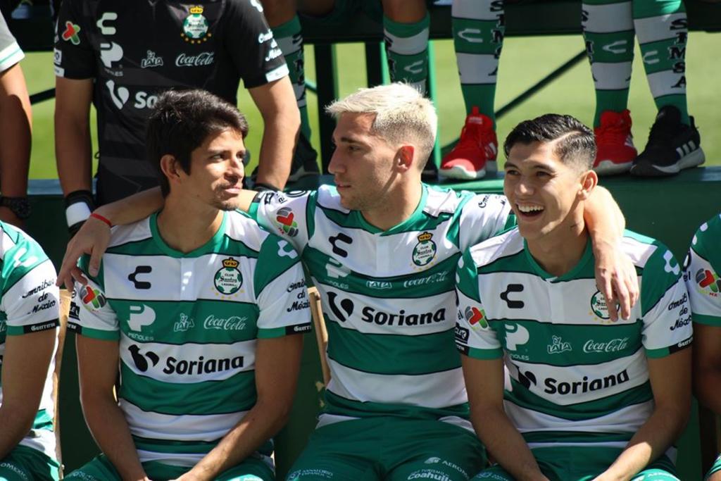 Santos Laguna se toman la foto oficial