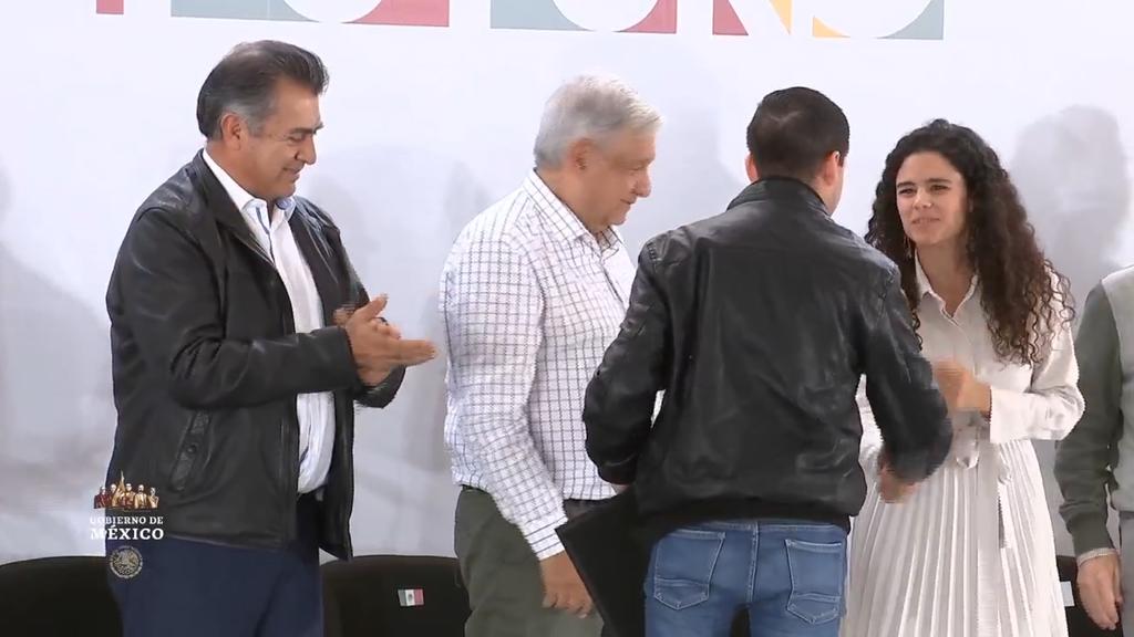 Presenta AMLO avances del programa Jóvenes Construyendo el Futuro