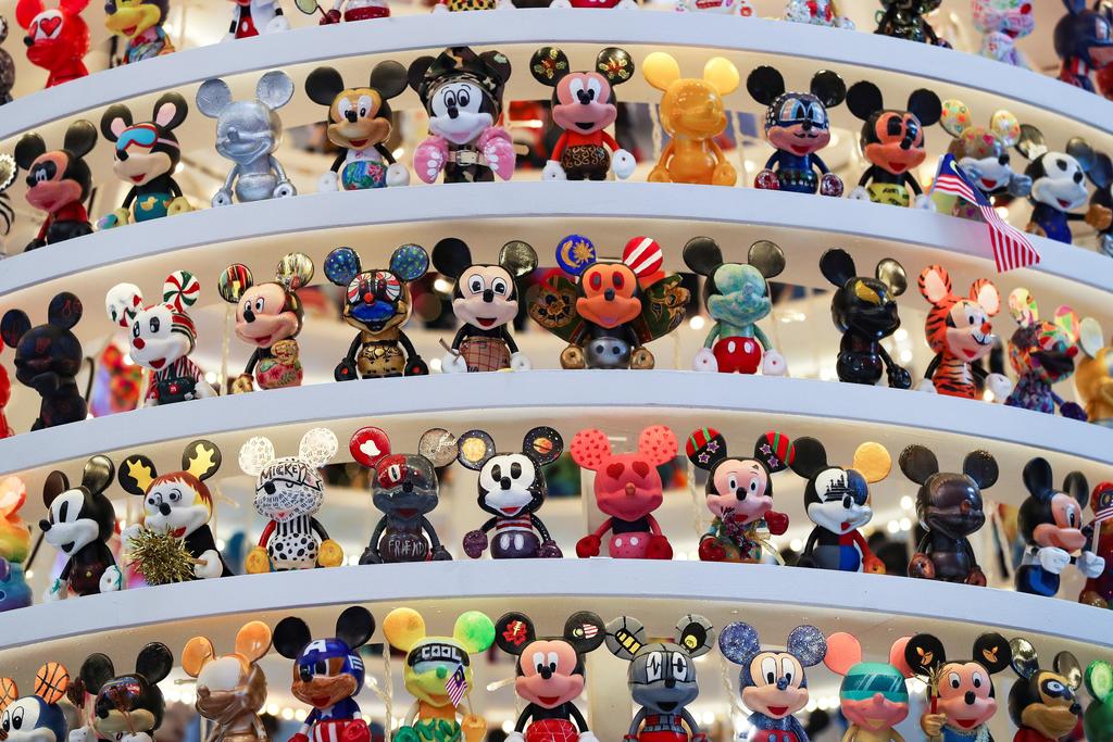 'Mickey Mouse' reclama su trono en Año del Ratón en China