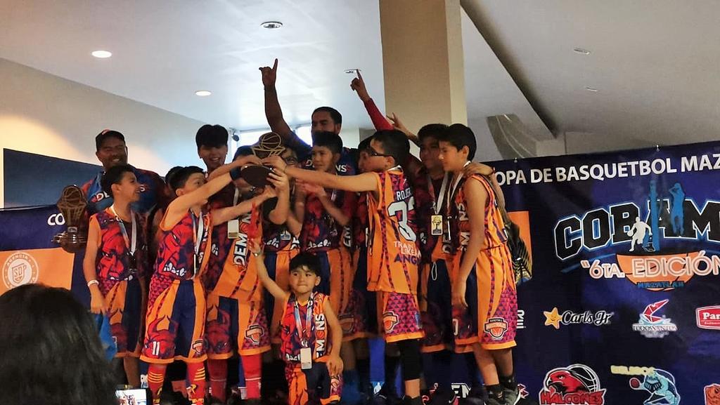 Laguneros se coronan invictos en Copa Mazatlán de Basquetbol