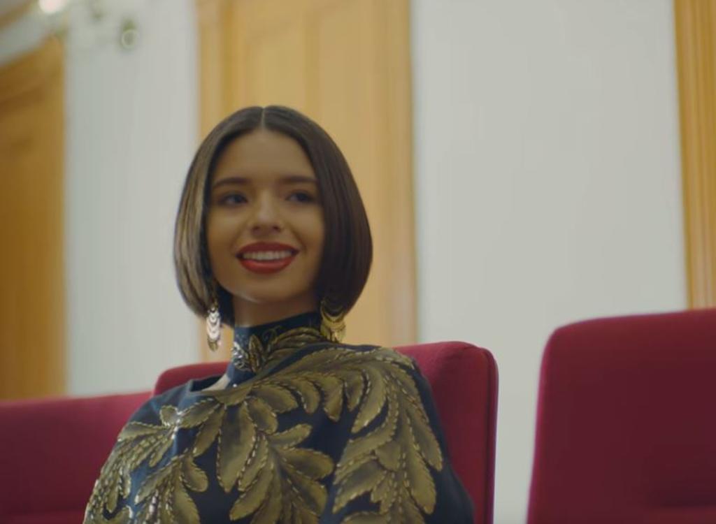 Ángela Aguilar estrena video de 'No me queda más'