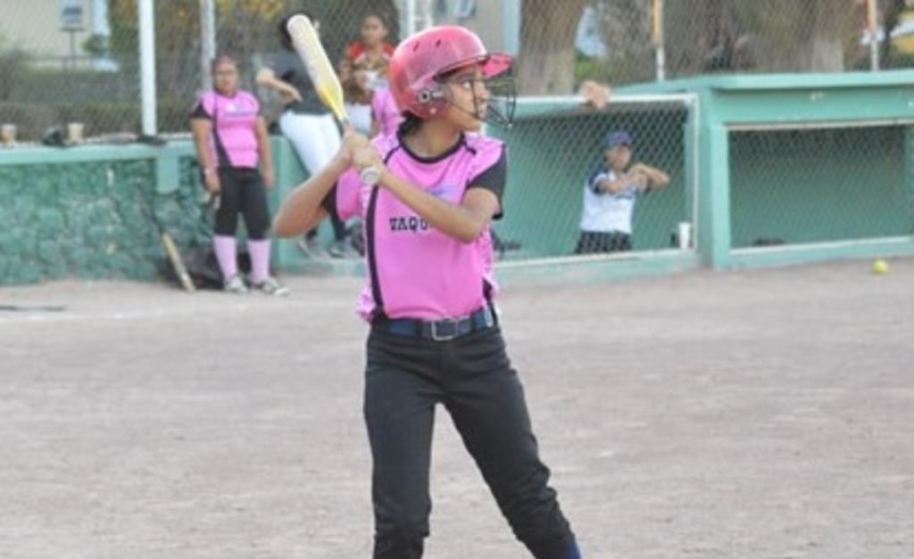 Avanza la Liga Municipal de Softbol Femenil