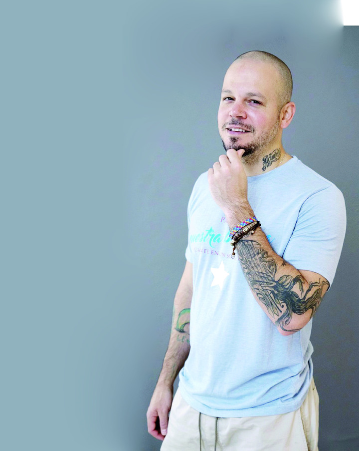 Alabado por su nuevo tema 'RENÉ' alabado por su nuevo tema 'RENÉ'