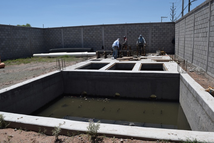 Construyen cárcamo pluvial