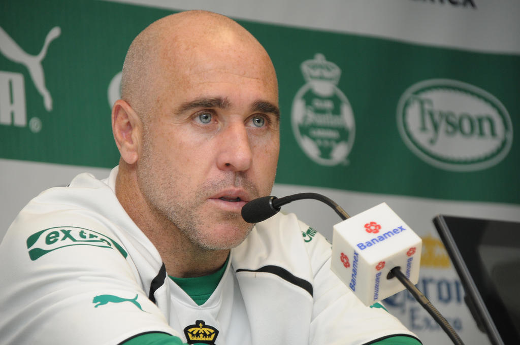 'Pony' Ruiz ve complicado dirigir a Santos Laguna
