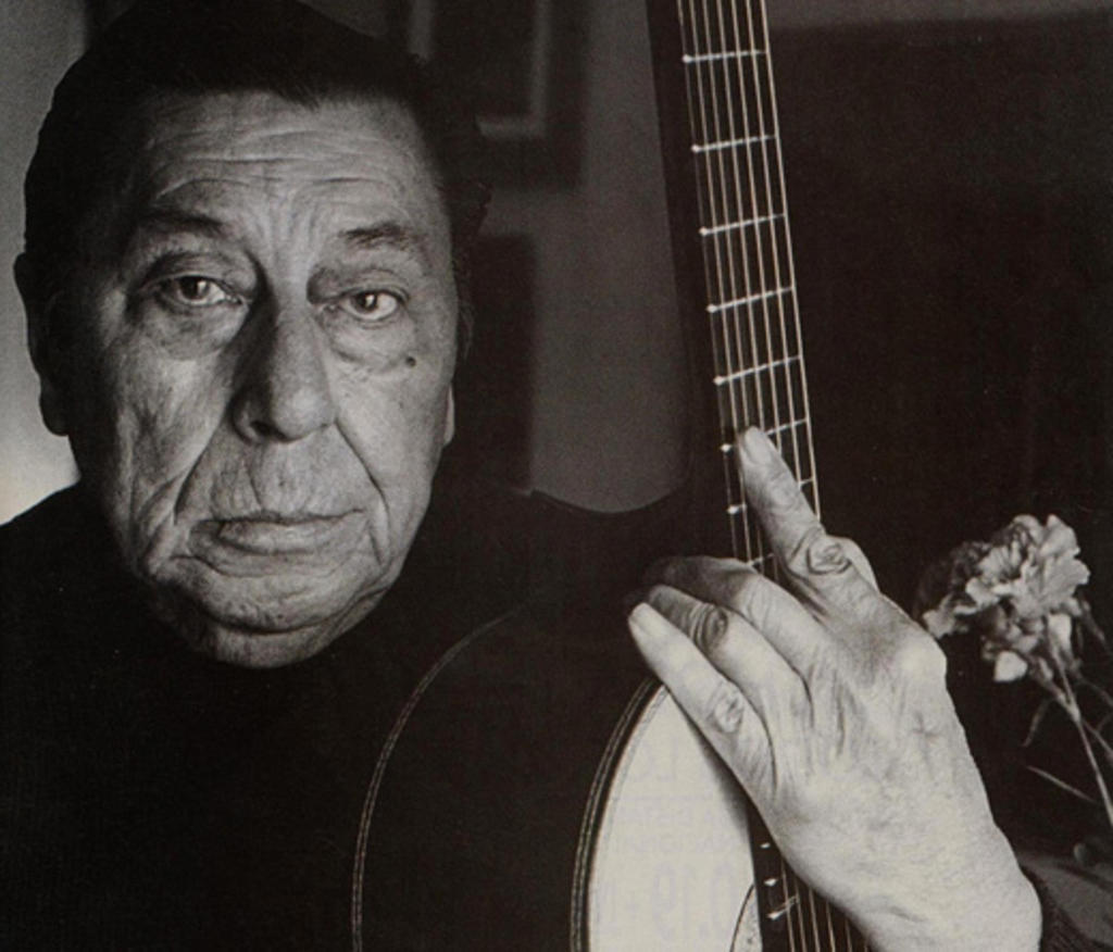 1992: Muere Atahualpa Yupanqui, afamado cantautor, guitarrista, poeta y escritor argentino