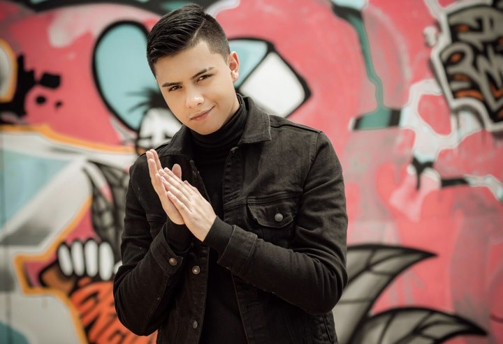 Nico Hernández presenta 'Mami'