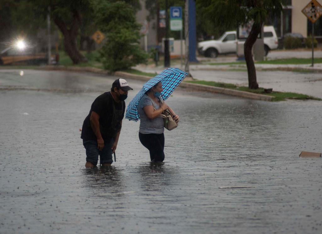 Tormenta 'Cristóbal' fortalecida a punto de tocar tierra en costa de México