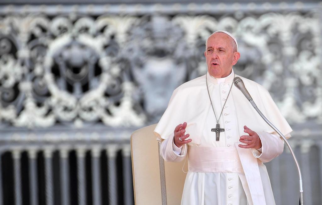 Papa Francisco subastará regalos de deportistas para recaudar fondos contra el COVID-19