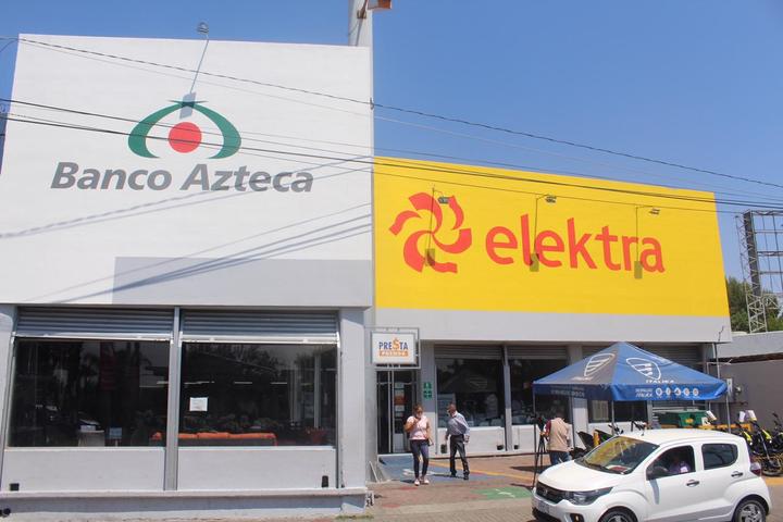Juzgado cierra Elektra y Banco Azteca
