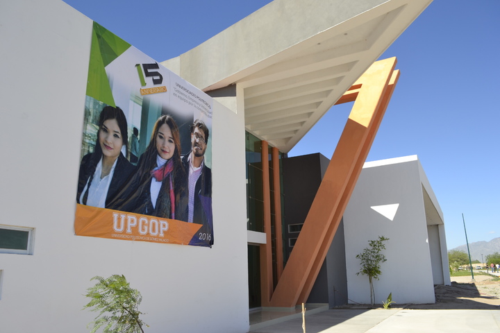 Harán examen Ceneval en línea en la Unipoli