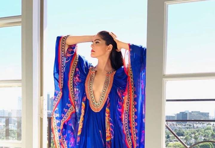 Ana Bárbara luce con espectacular atuendo azul en Instagram