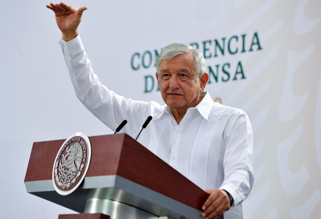 Llama AMLO a Trudeau a intervenir para que mineras paguen impuestos