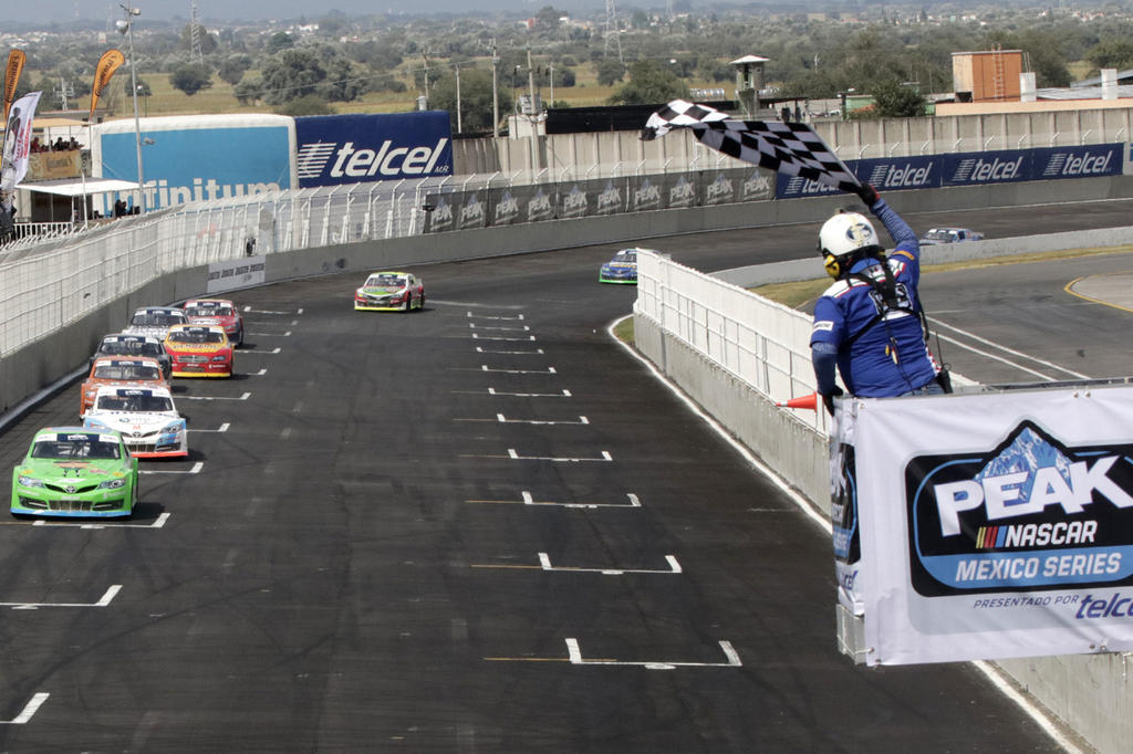 Nascar Peak México anuncia su regreso