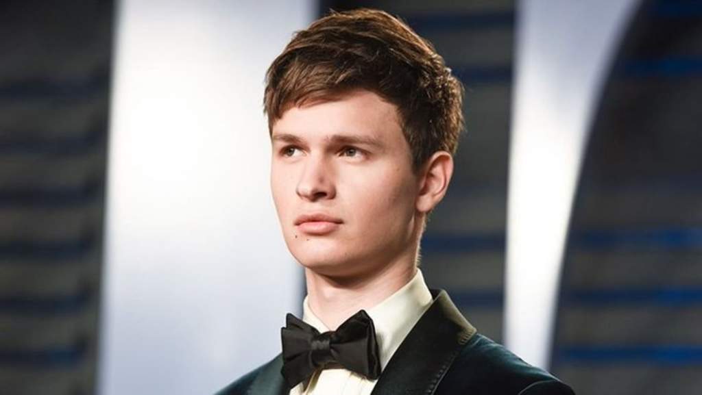 Acusan al actor Ansel Elgort de abuso sexual