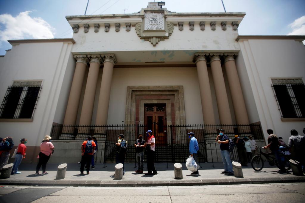 Reportan 150 contagios de COVID-19 en la Casa Presidencial de Guatemala