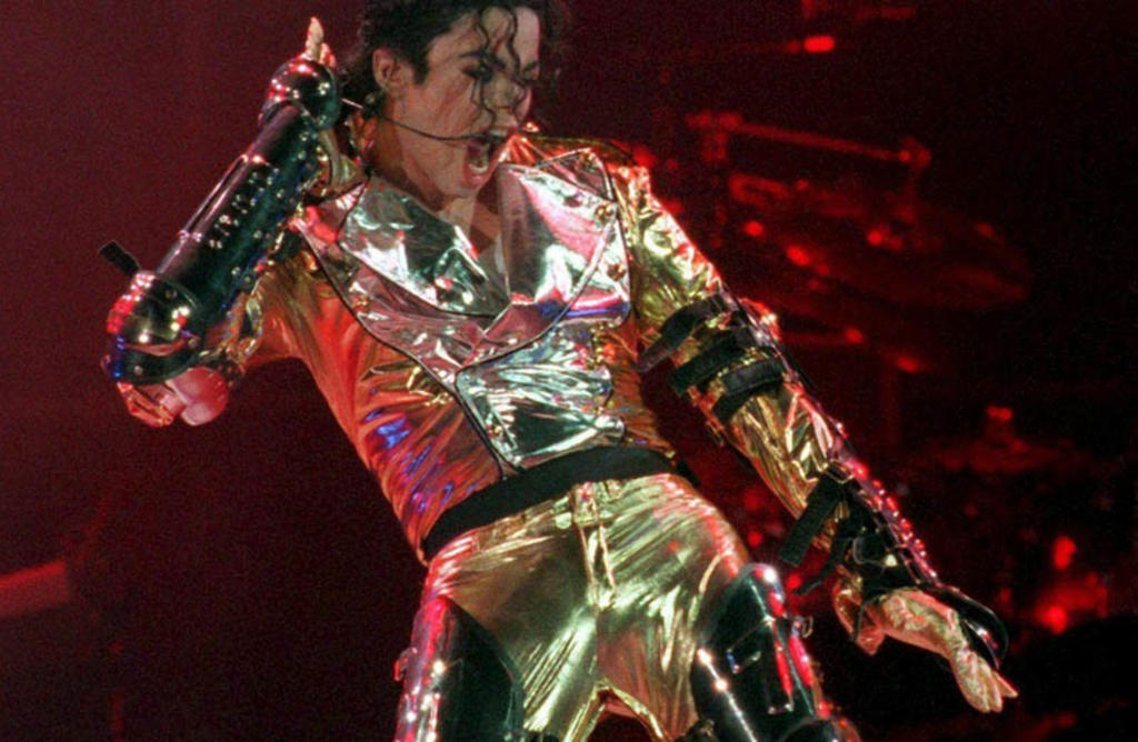 2009: Fallece Michael Jackson, reconocido cantante, compositor, productor discográfico, bailarín y actor estadounidense