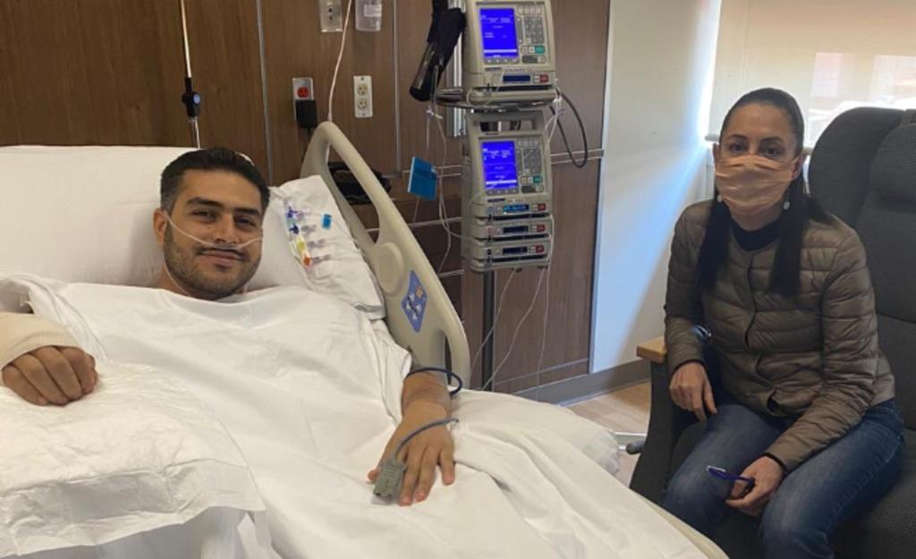 Claudia Sheinbaum visita en el hospital a García Harfuch