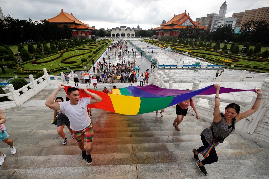 Frente a pandemia, celebran día mundial del orgullo LGBTI en el mundo