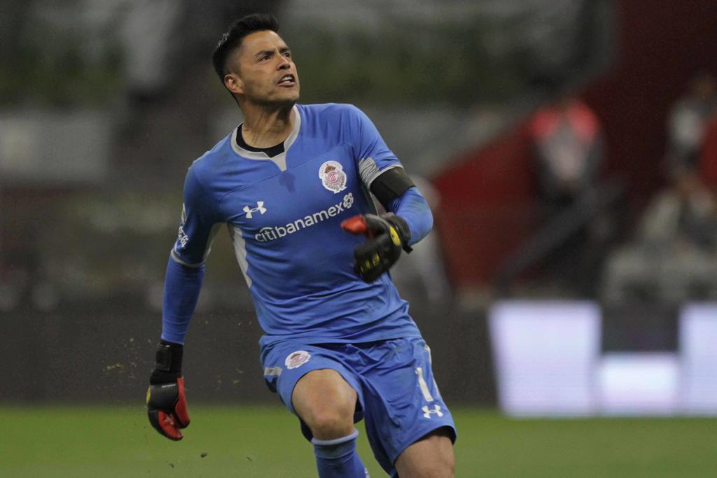 Pumas hace oficial la llegada del portero Alfredo Talavera