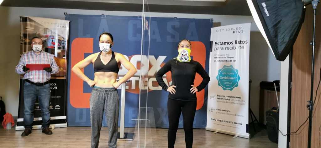 Mujeres encabezan función de box en CDMX