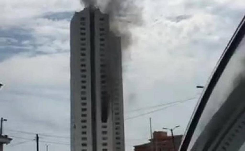 Edificio se incendia en Boca del Río, Veracruz