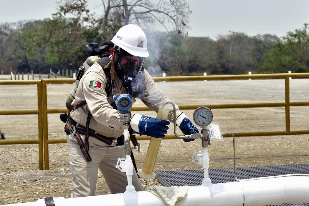 Sindicato petrolero acusa a Pemex de otorgar datos personales de trabajadores