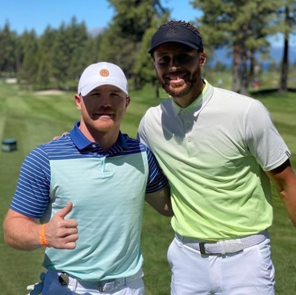 'Canelo' Álvarez y Stephen Curry juegan golf...y se lanzan jabs