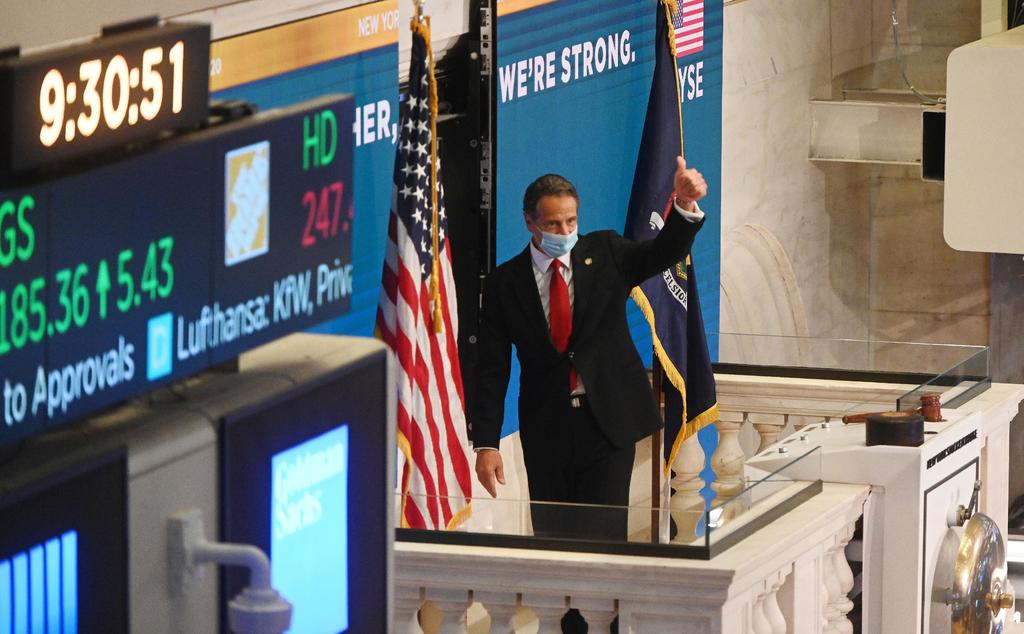 Wall Street tiene cierre positivo y Nasdaq se apunta otro récord