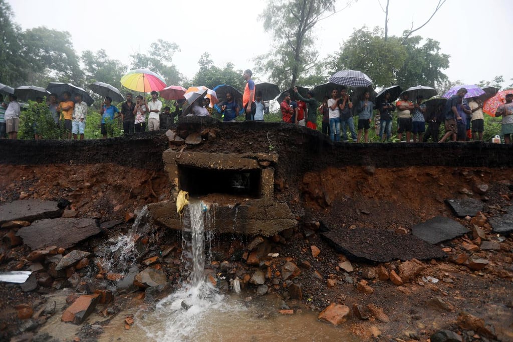 Aludes por lluvias dejan ocho muertos en India