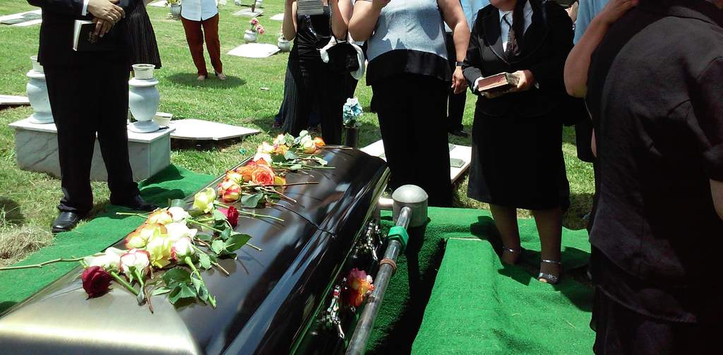 ¿Cómo llevar el luto de un ser querido si no hay funeral?