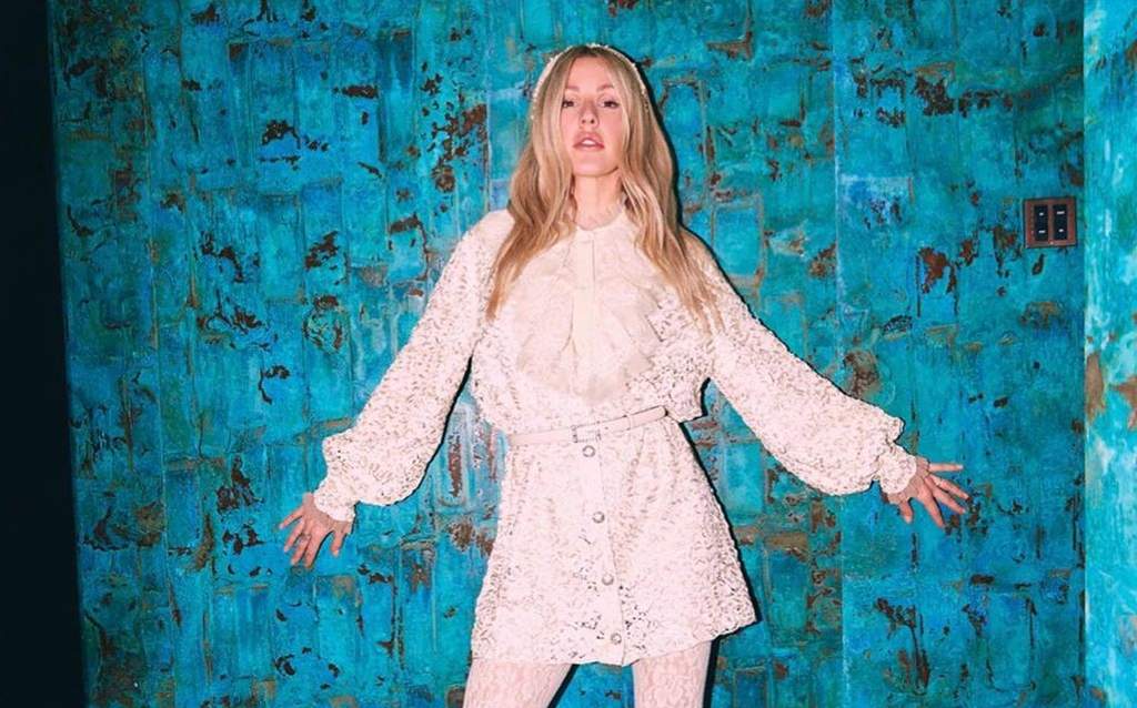 Ellie Goulding lanza su cuarto disco de estudio Brightest Blue