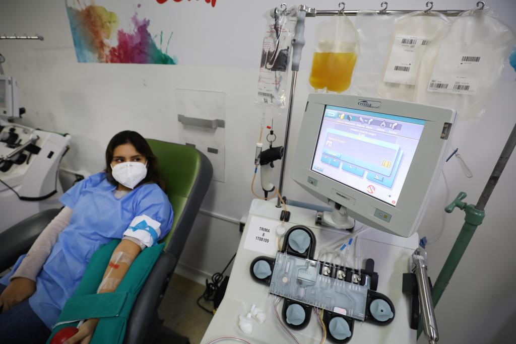 Perú inicia ensayo clínico con plasma de contagiados para tratar la COVID-19
