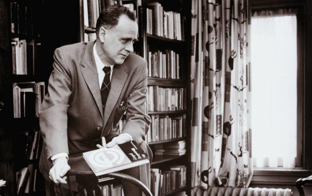 1911: Nace Marshall McLuhan, reconocido filósofo, erudito y profesor canadiense