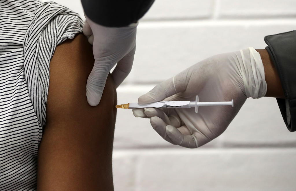 Ante vacuna prometedora, OMS recuerda que queda trabajo por delante