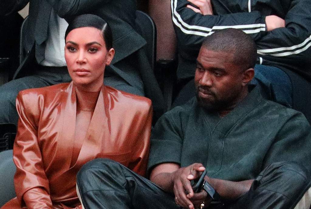 Afirman que Kim Kardashian está molesta con Kanye West tras declaraciones