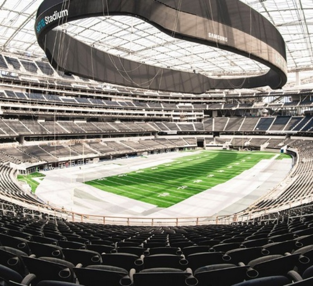 Hasta 15 mil fanáticos podría recibir el estadio de los Rams